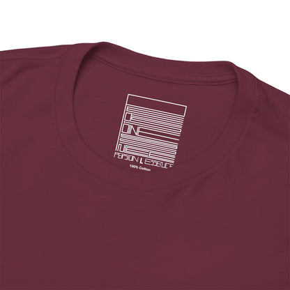 Maroon – Otter on AbAli Tee – close-up