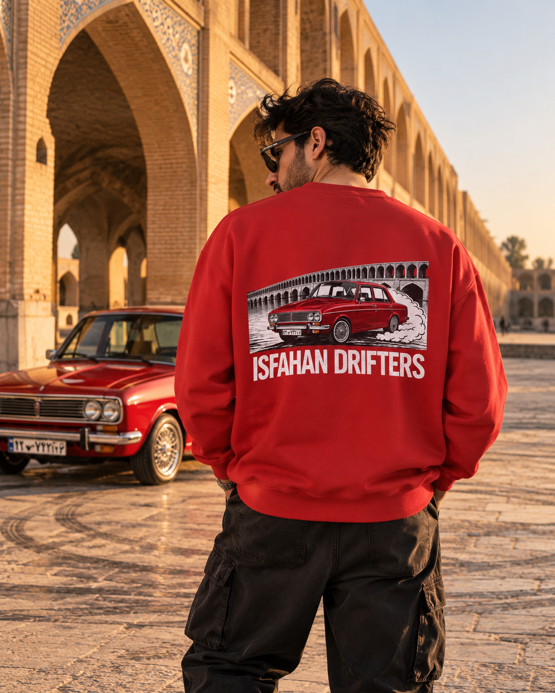 Red – Isfahan Drifters Sleeve – worn by model